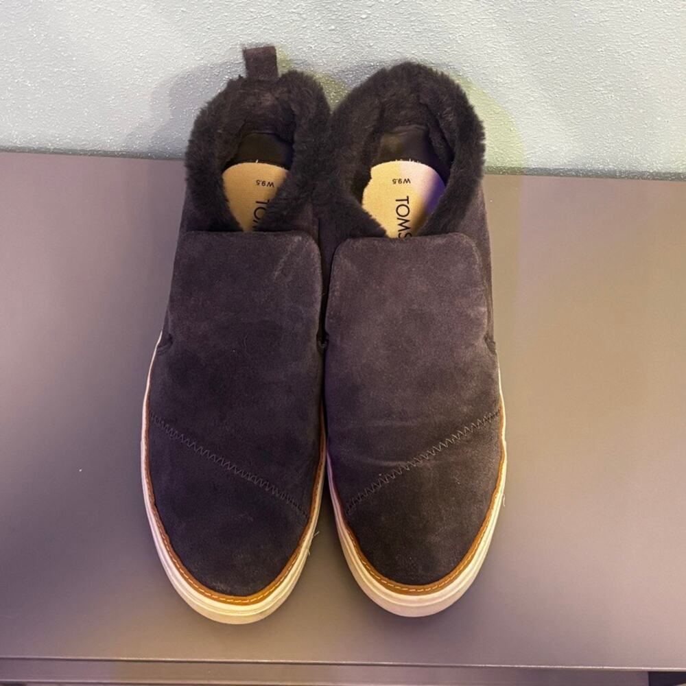 TOMS Paxton Boots Women's Size 9.5 Gray Suede Faux Fur Slip On Ankle Shoes - Picture 3 of 8